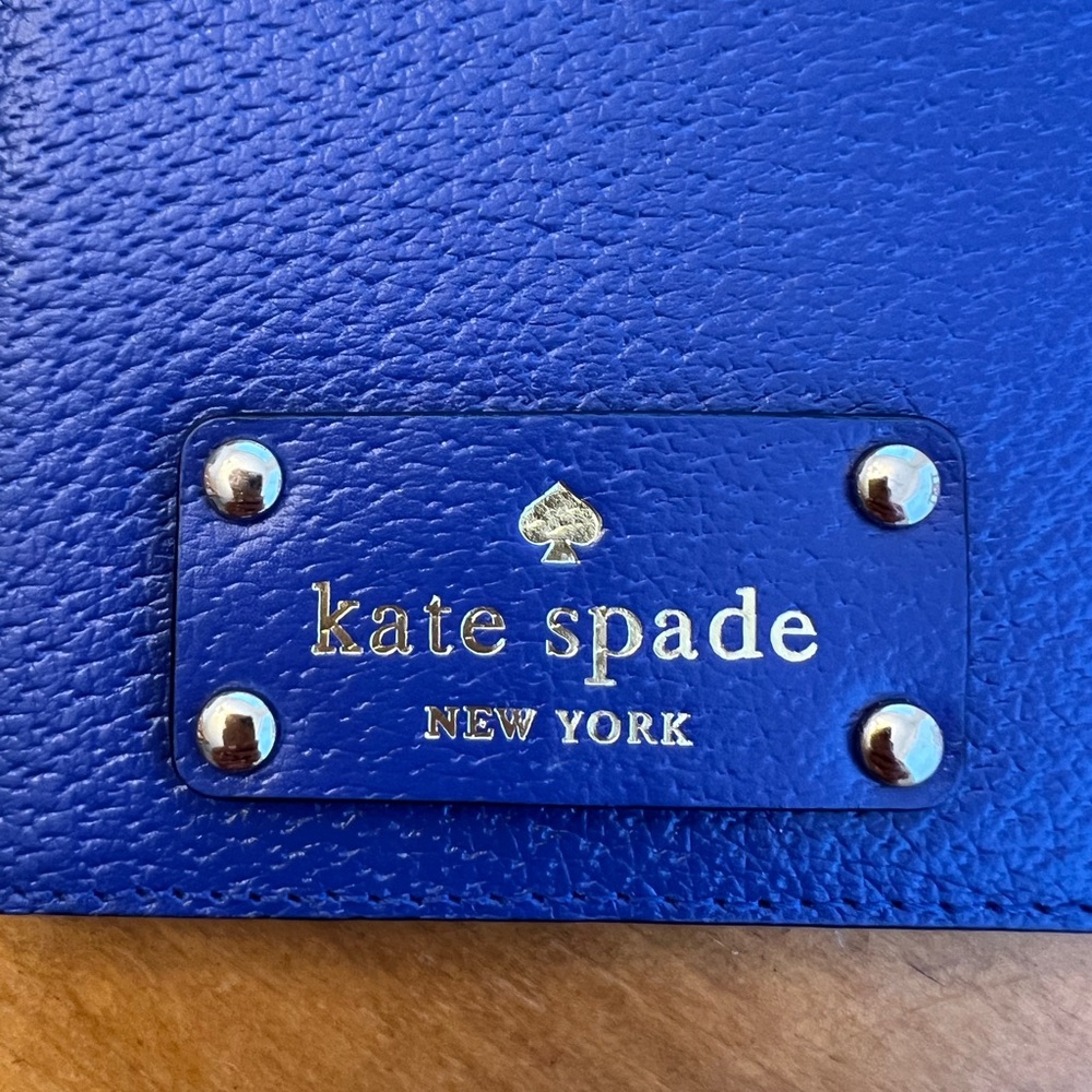Kate Spade Pebbled Leather Royal Blue Passport Holder - Picture 6 of 7